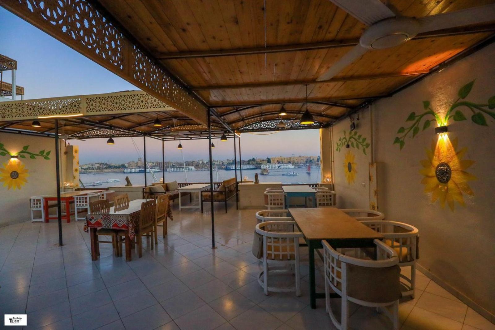 Nile Castle Apartamento Luksor Exterior foto